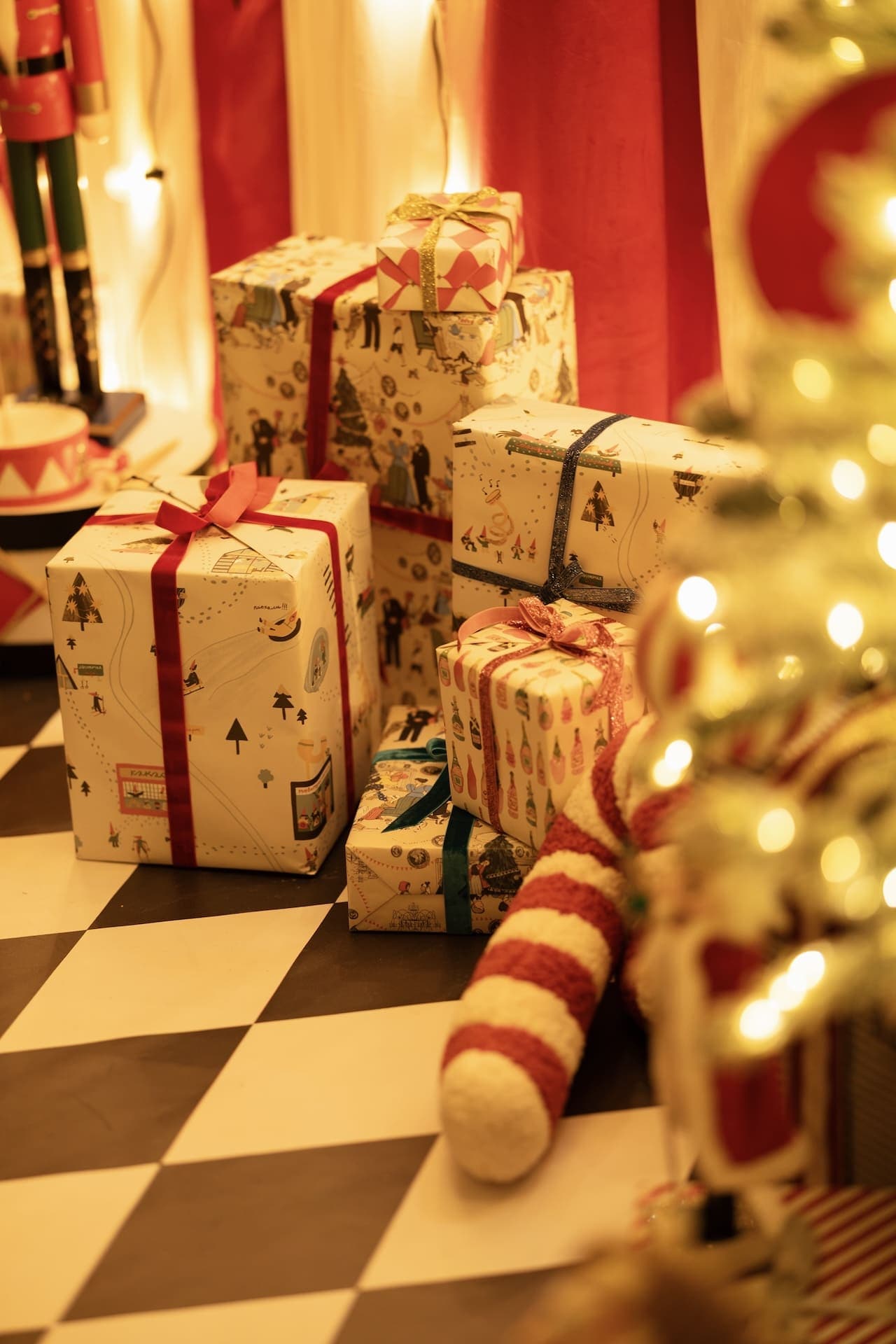 Новый год игрушки справа