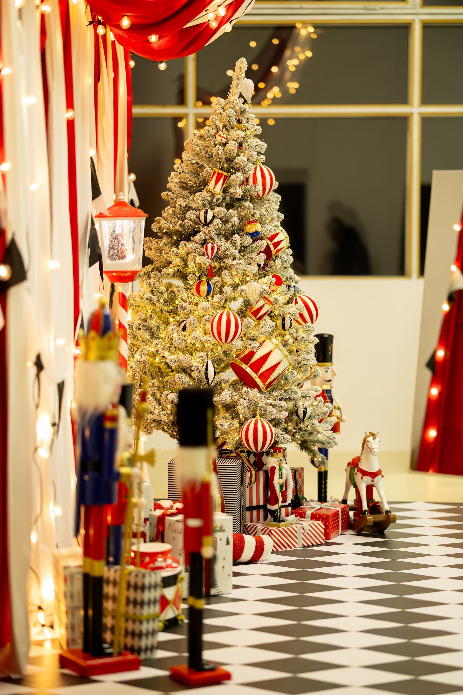 Новый год слева белый свет